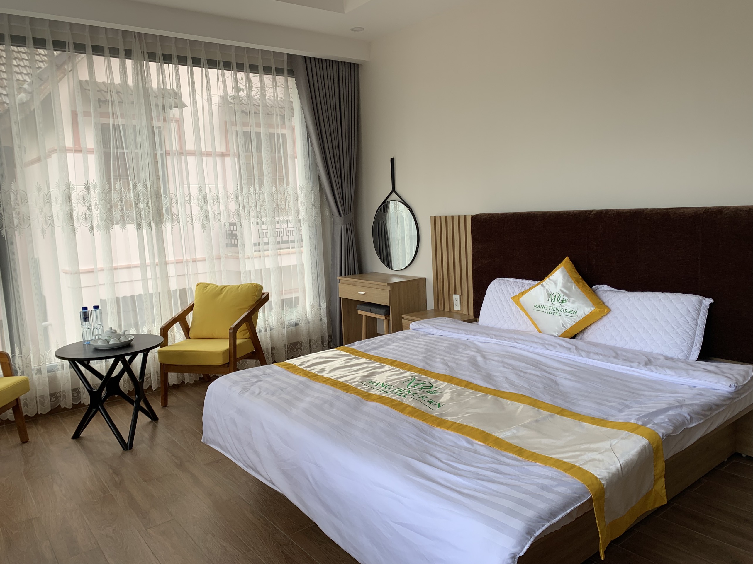 TRIPLE bed room